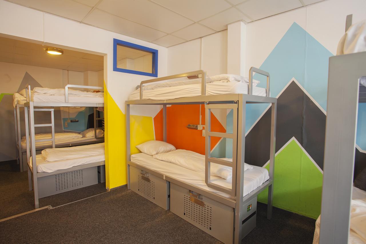 The Flying Pig Downtown Hostel Амстердам Екстериор снимка