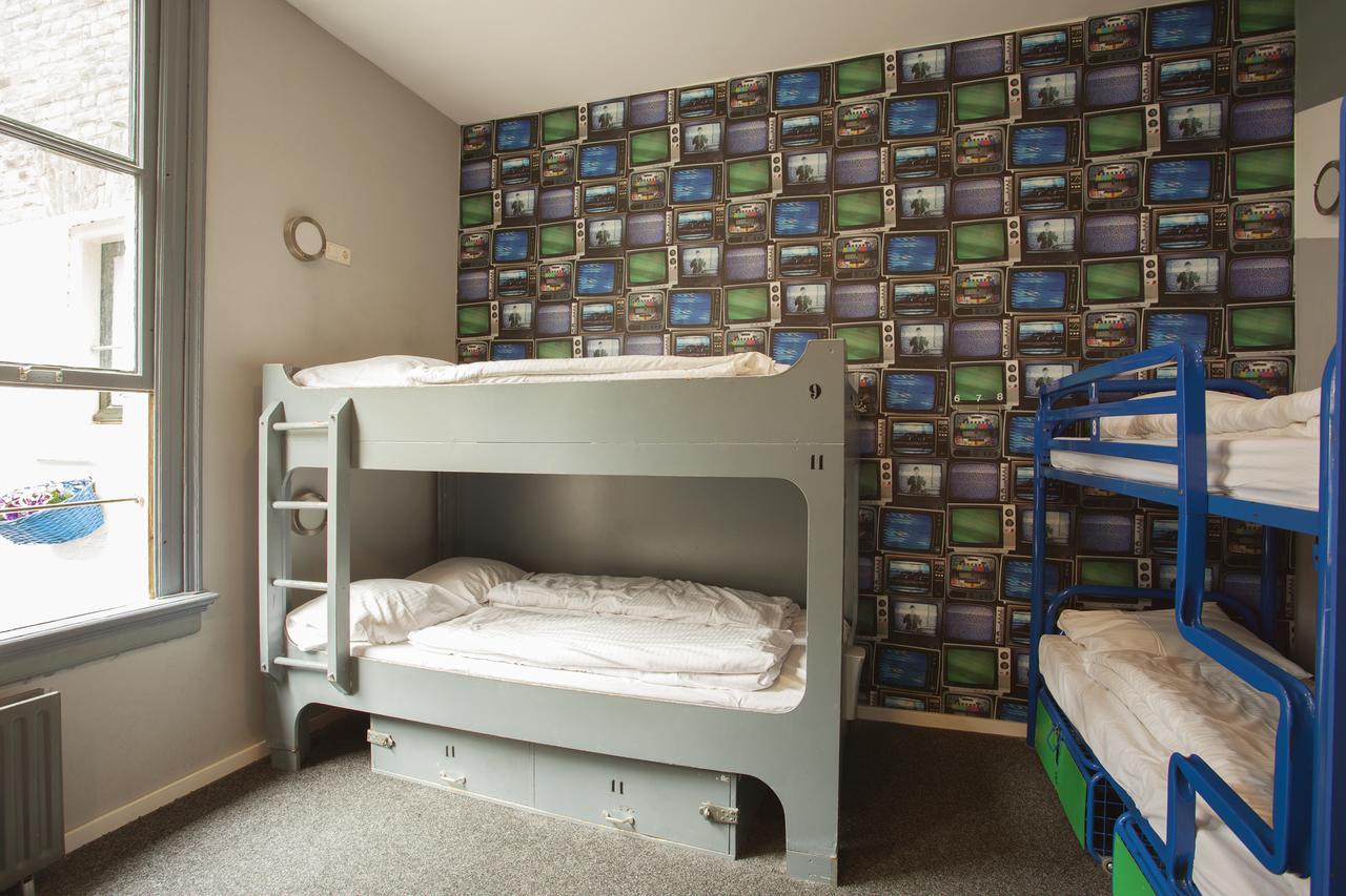 The Flying Pig Downtown Hostel Амстердам Екстериор снимка