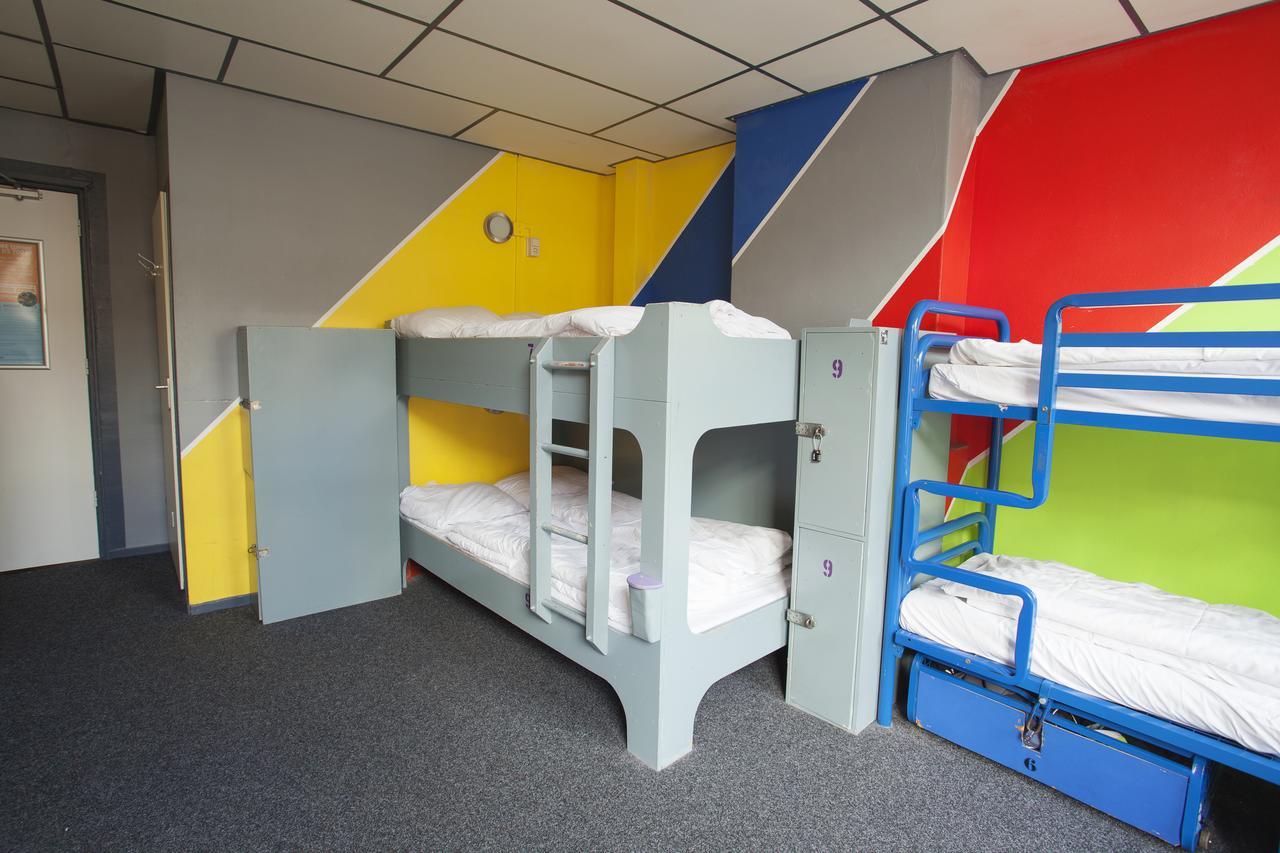 The Flying Pig Downtown Hostel Амстердам Екстериор снимка