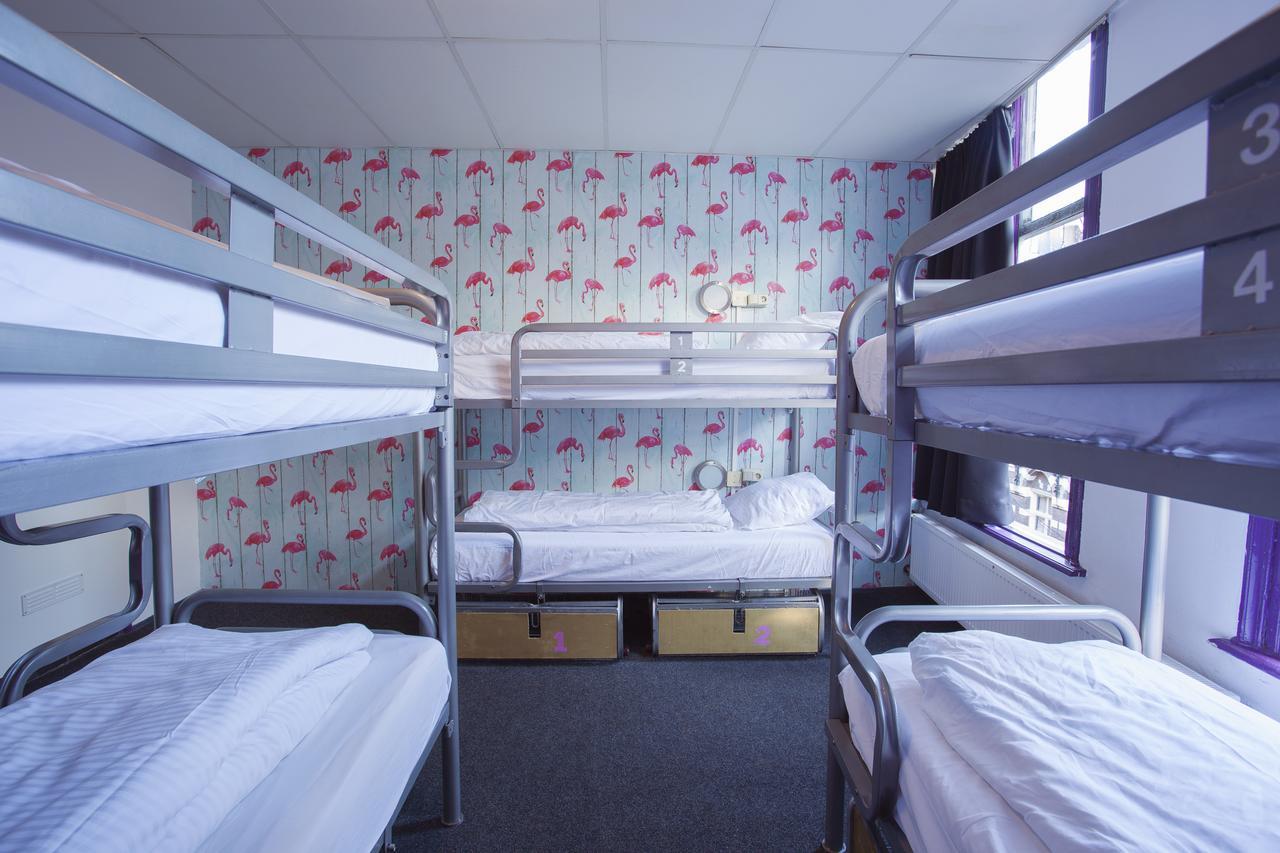 The Flying Pig Downtown Hostel Амстердам Екстериор снимка