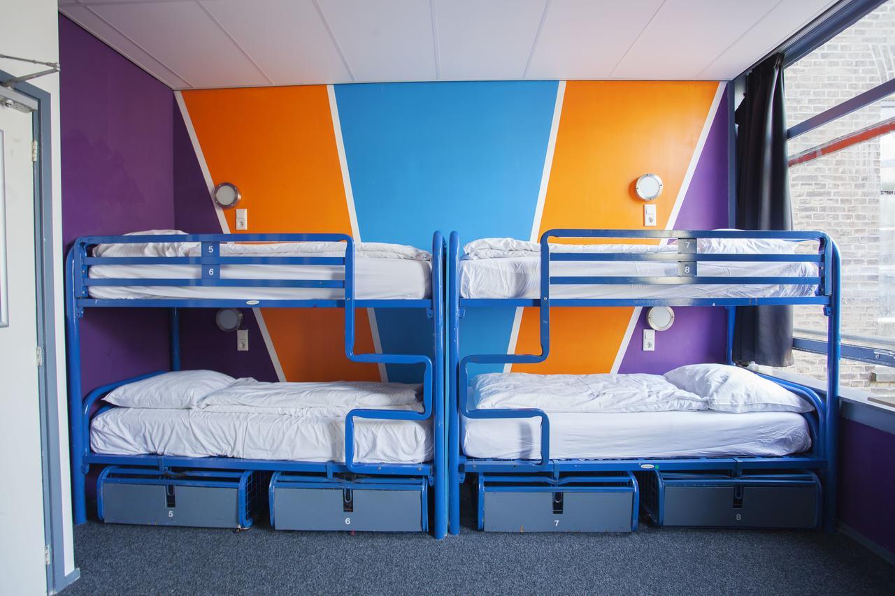 The Flying Pig Downtown Hostel Амстердам Екстериор снимка