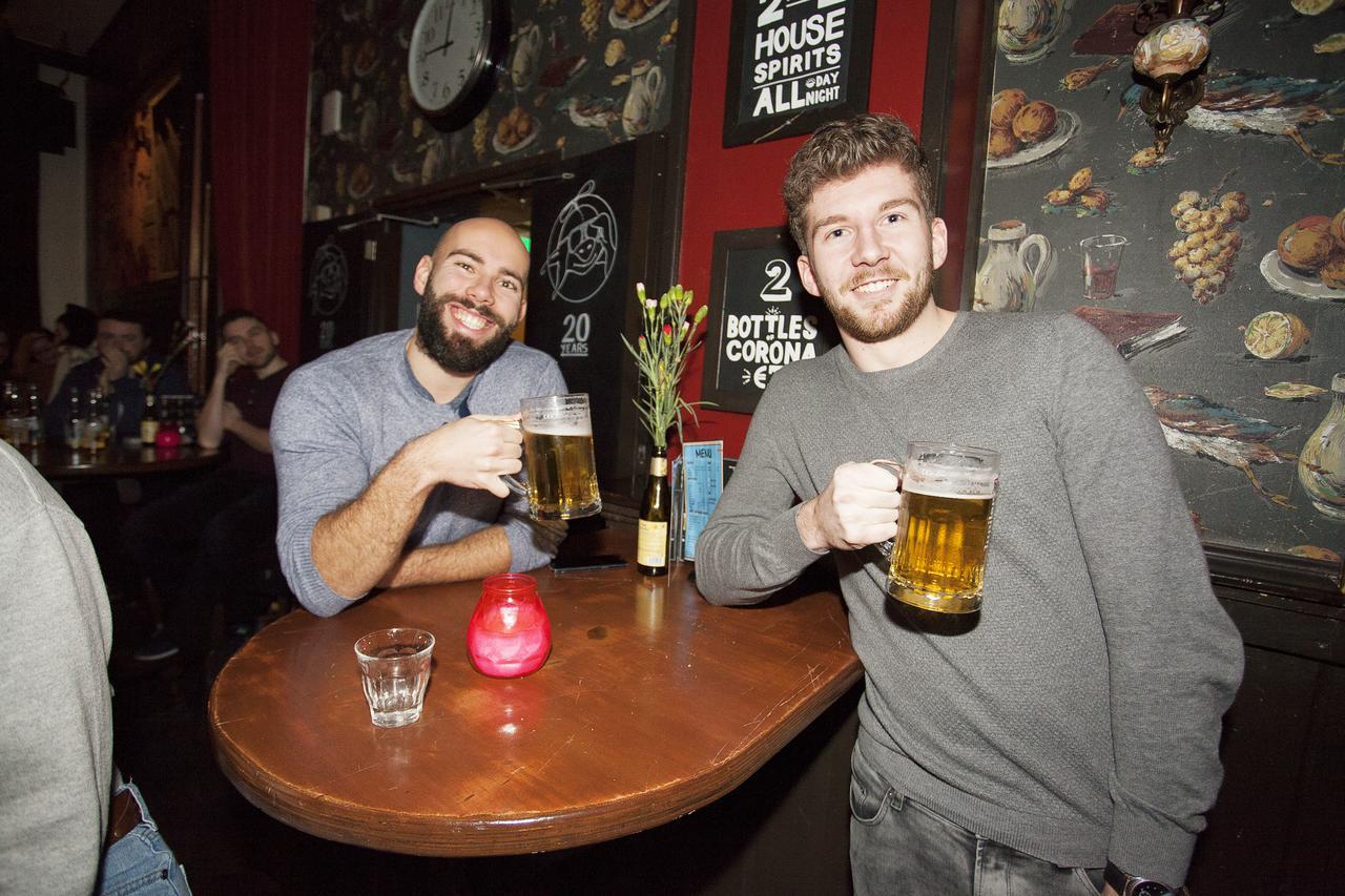 The Flying Pig Downtown Hostel Амстердам Екстериор снимка